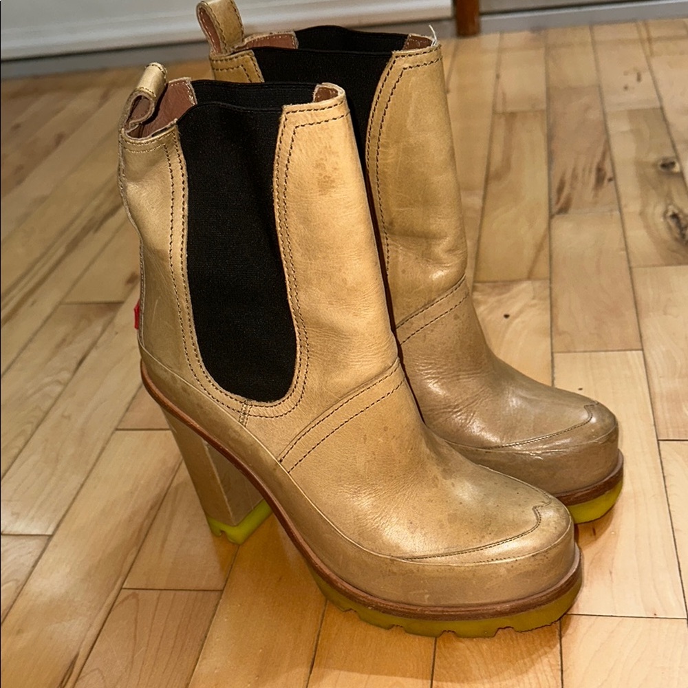 Hunter Chelsea Tan Leather Ankle High-heeled Boots